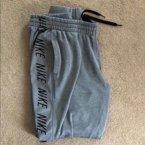 Nike Women’s L Joggers